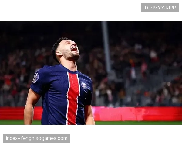 恩里克助教通讯:详述巴黎圣日耳曼训练中“4-2-4”进攻阵型的日常演练细节 恩里克助教通讯:详述巴黎圣日耳曼训练中“4-2-4”进攻阵型的日常演练细节